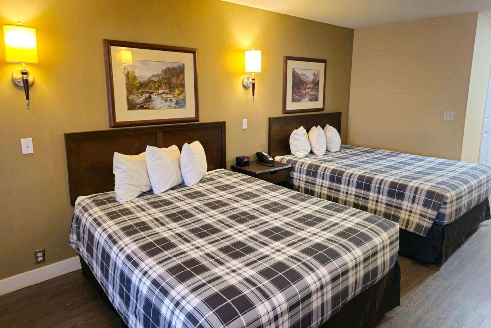 Rodeway Inn & Suites Kamloops Extérieur photo