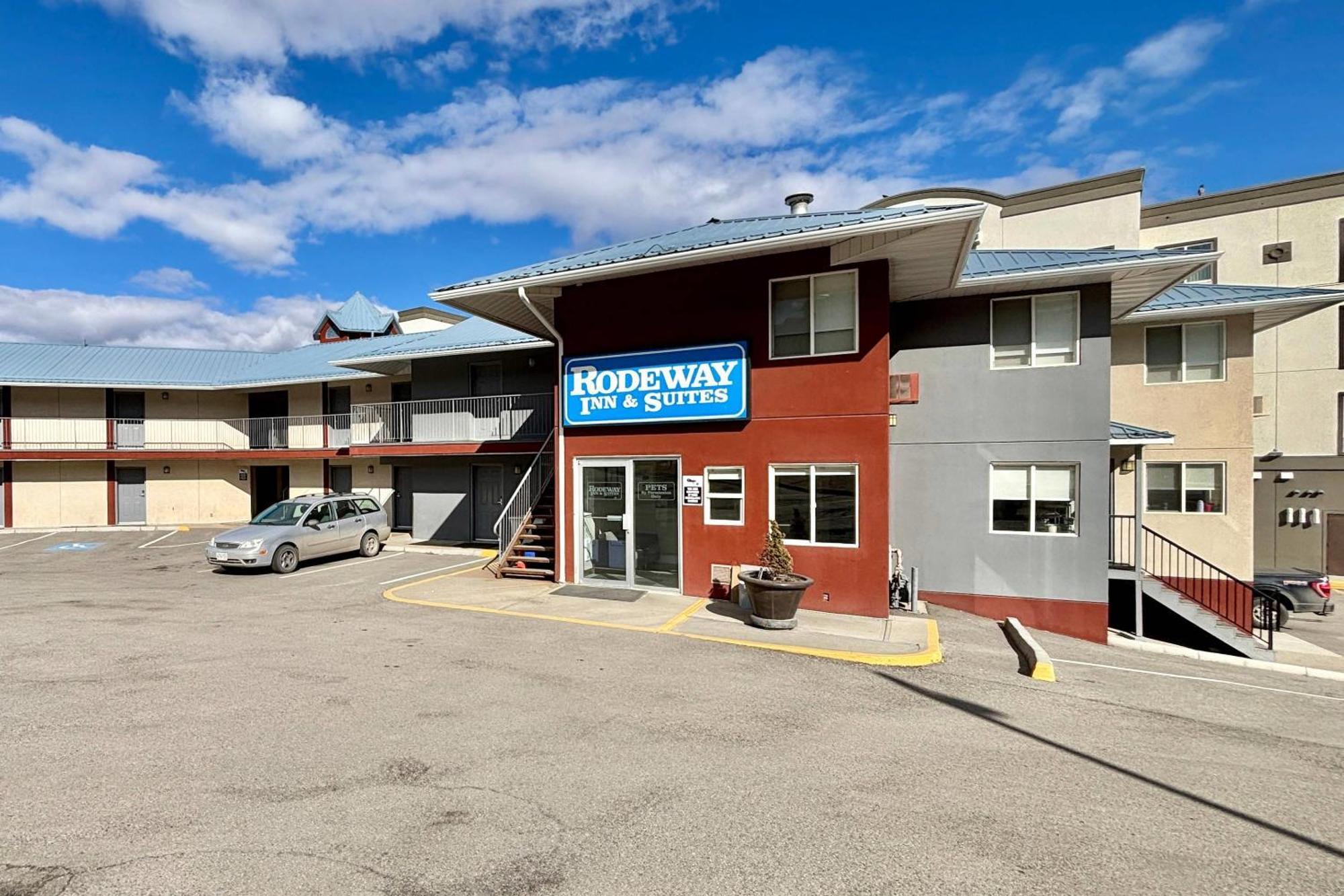 Rodeway Inn & Suites Kamloops Extérieur photo
